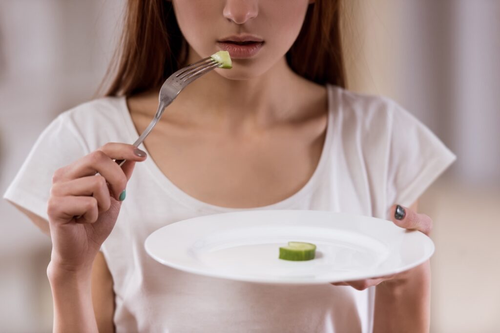 Have Disordered Eating? Heal It With a Holistic Approach!